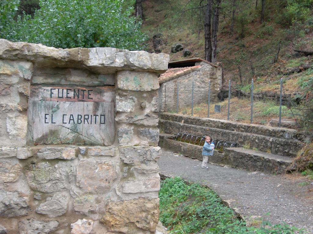 Apartamentos Turisticos Rosario Camarena de la Sierra Buitenkant foto